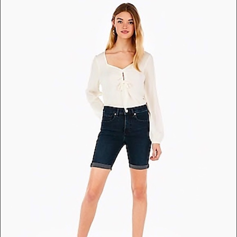 HP! 💎 Express, NWT High Waisted, Denim Bermuda Short, Stretch, 00